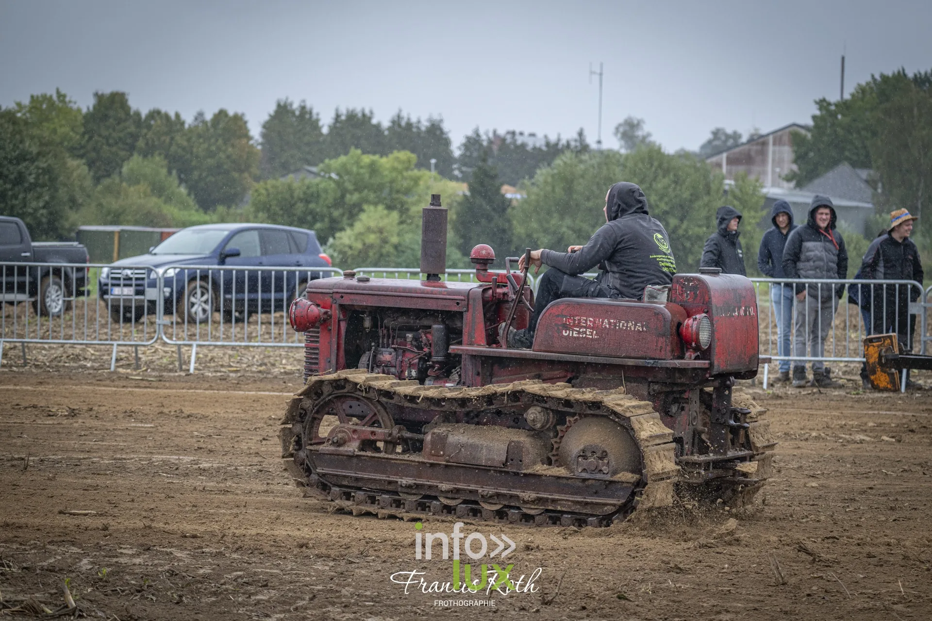 Concours de traction FJA WPJ 2026 à Thorembais-Saint-Trond (Perwez) — Les chenillards prennent la piste