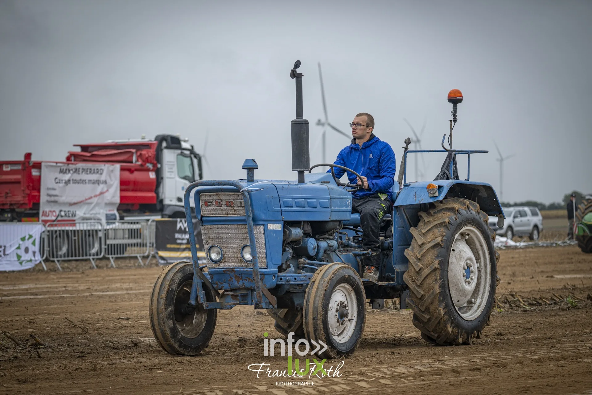 Concours de traction FJA WPJ 2026 à Thorembais-Saint-Trond (Perwez) — Les grosses catégories : fumée, adhérence et public au bord de la piste