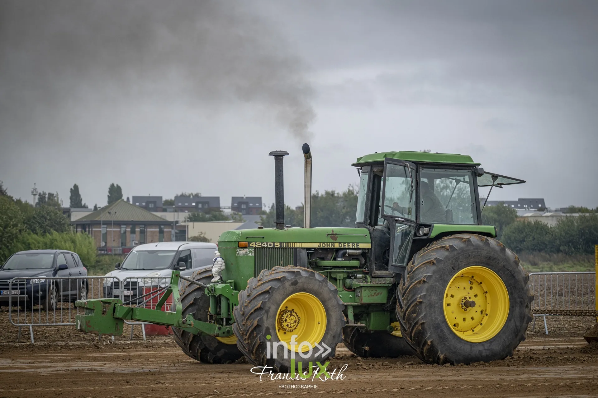 Concours de traction FJA WPJ 2026 à Thorembais-Saint-Trond (Perwez) — Les grosses catégories : fumée, adhérence et public au bord de la piste