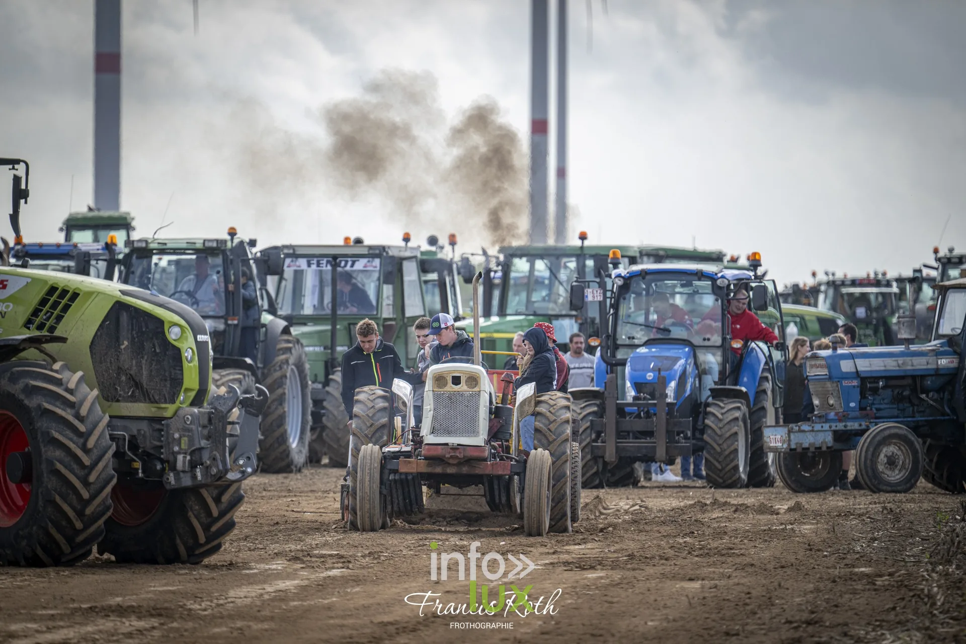 Concours de traction FJA WPJ 2026 à Thorembais-Saint-Trond (Perwez) — Les passages se succèdent devant les barrières