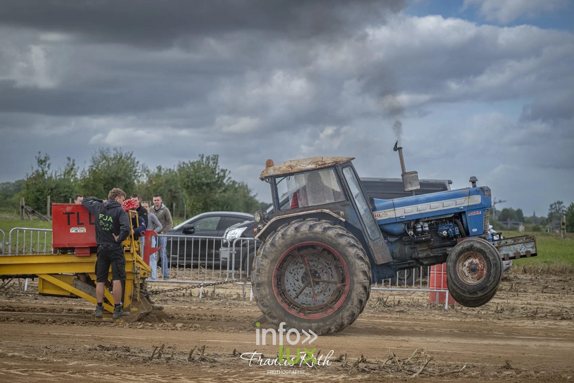 Concours de traction FJA WPJ 2026 à Thorembais-Saint-Trond (Perwez) — Les passages se succèdent devant les barrières