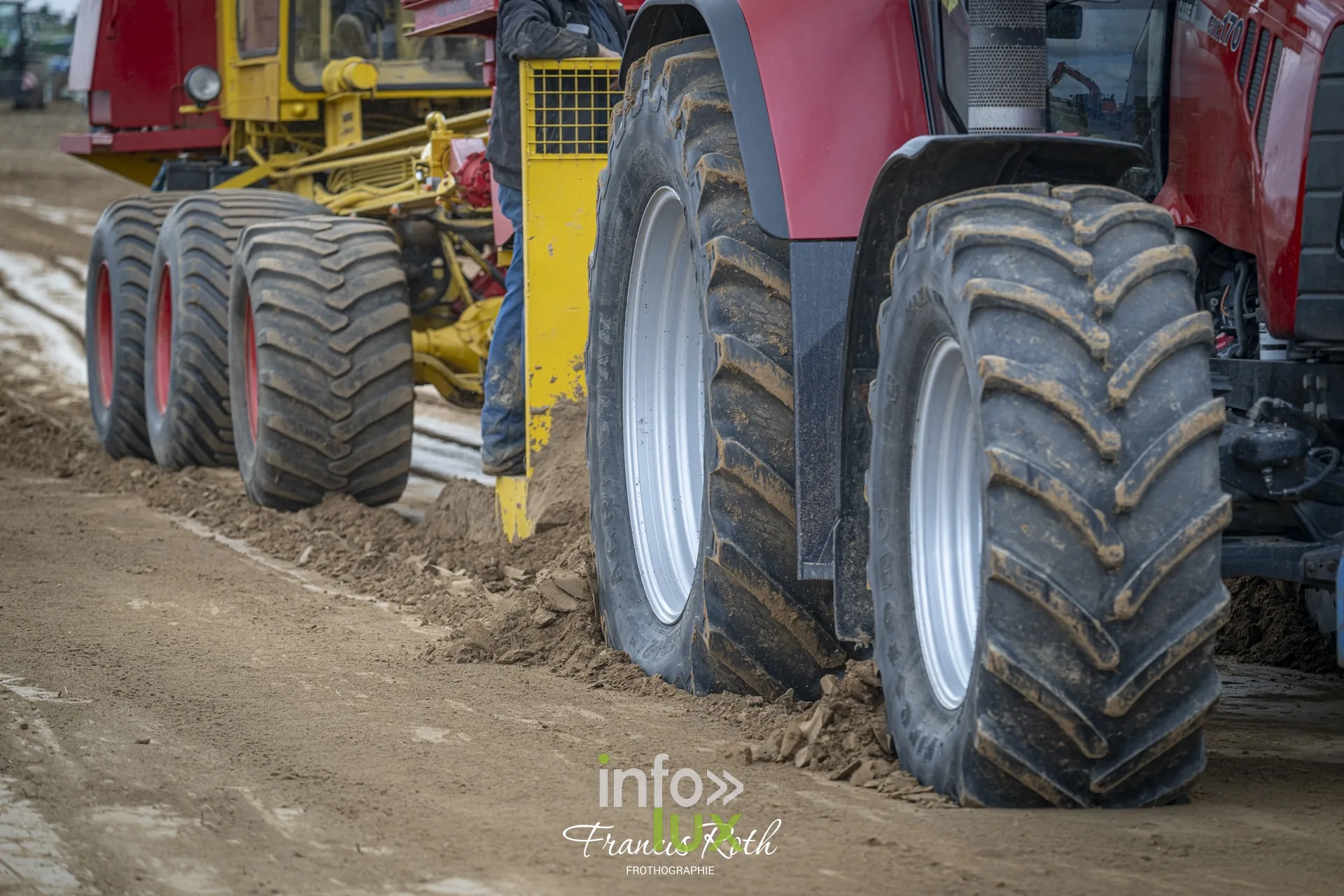 Concours de traction FJA WPJ 2026 à Thorembais-Saint-Trond (Perwez) — Les passages se succèdent devant les barrières
