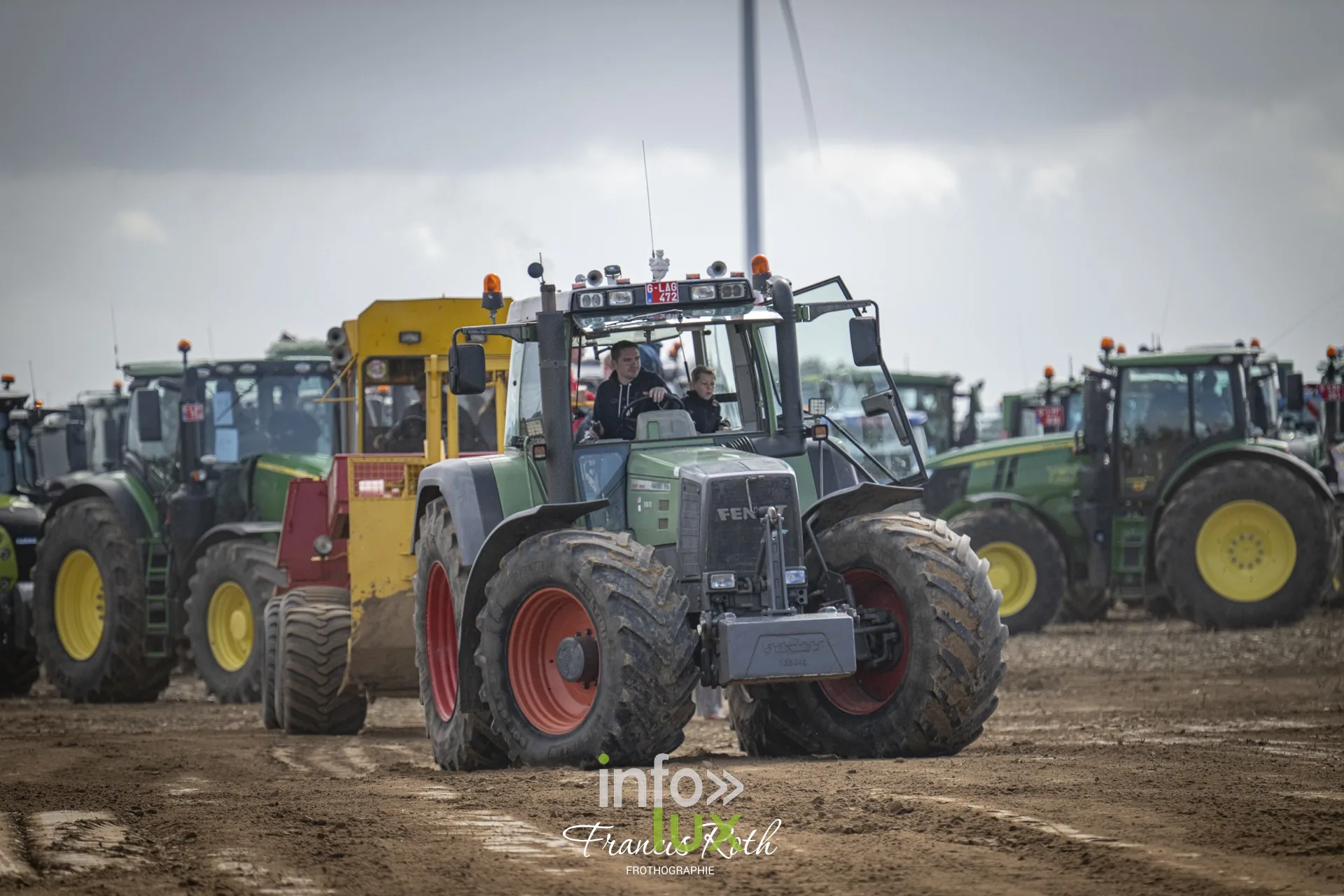Concours de traction FJA WPJ 2026 à Thorembais-Saint-Trond (Perwez) — Les passages se succèdent devant les barrières