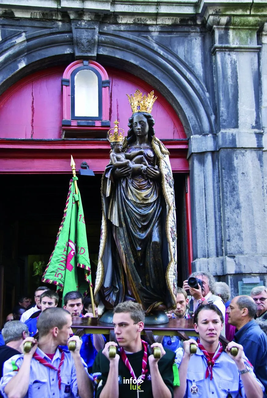 L'église Saint-Nicolas et l'auberge de jeunesse, Art nouveau a Liege L'église Saint-Nicolas et l'auberge de jeunesse, Art nouveau a Liege