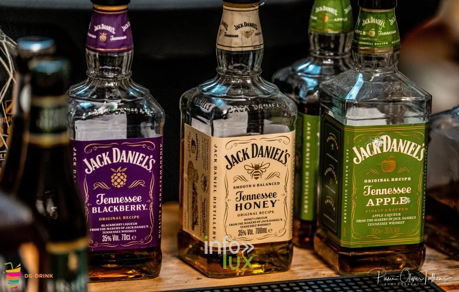 Bouteilles de whisky Jack Daniel’s Tennessee Honey, Apple et Blackberry