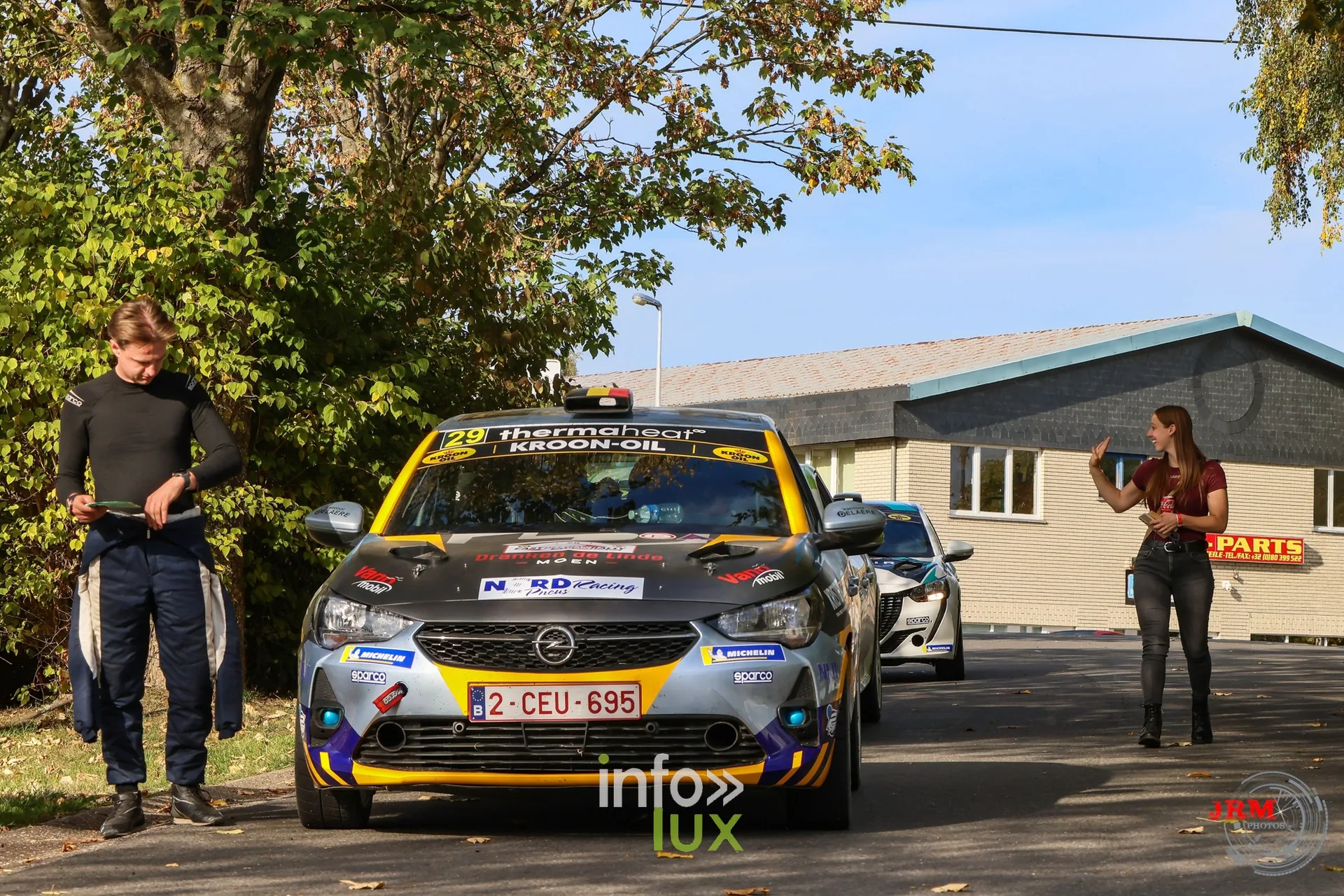 Opel Corsa de rallye jaune et grise au départ du parc, East Belgian Rally 2026