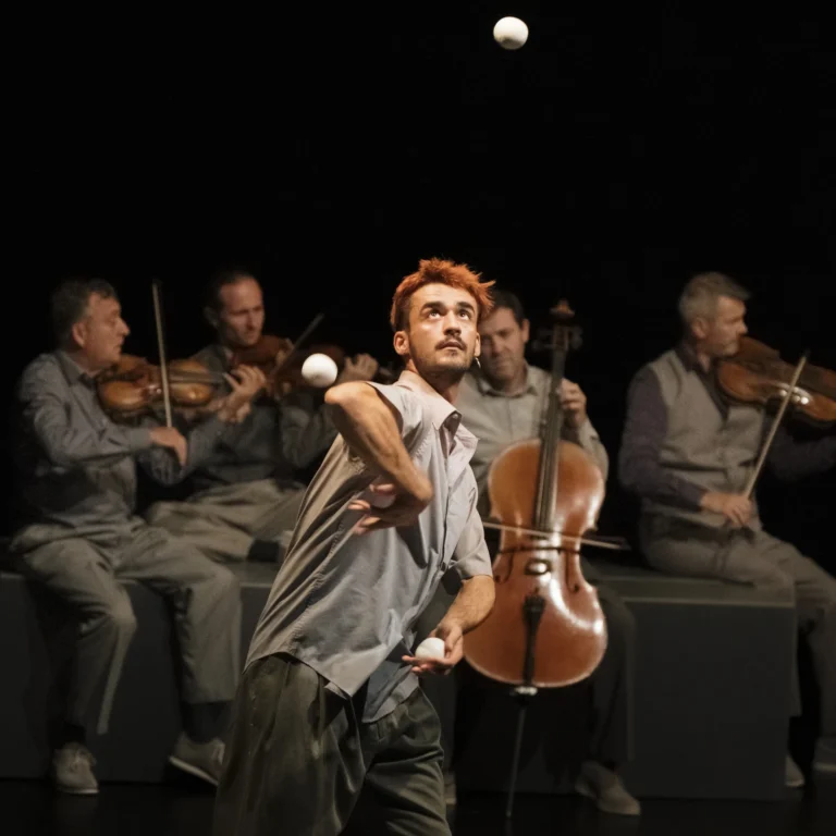 Mons > Spectacle > EKINOX 2026 : « Nos matins intérieurs », dix jongleurs et le Quatuor Debussy (bus depuis Charleroi)