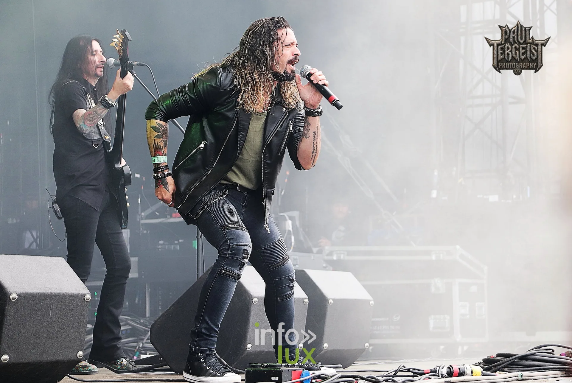 Dave Rimmer et Ronnie Romero avec Elegant Weapons au Graspop 2024