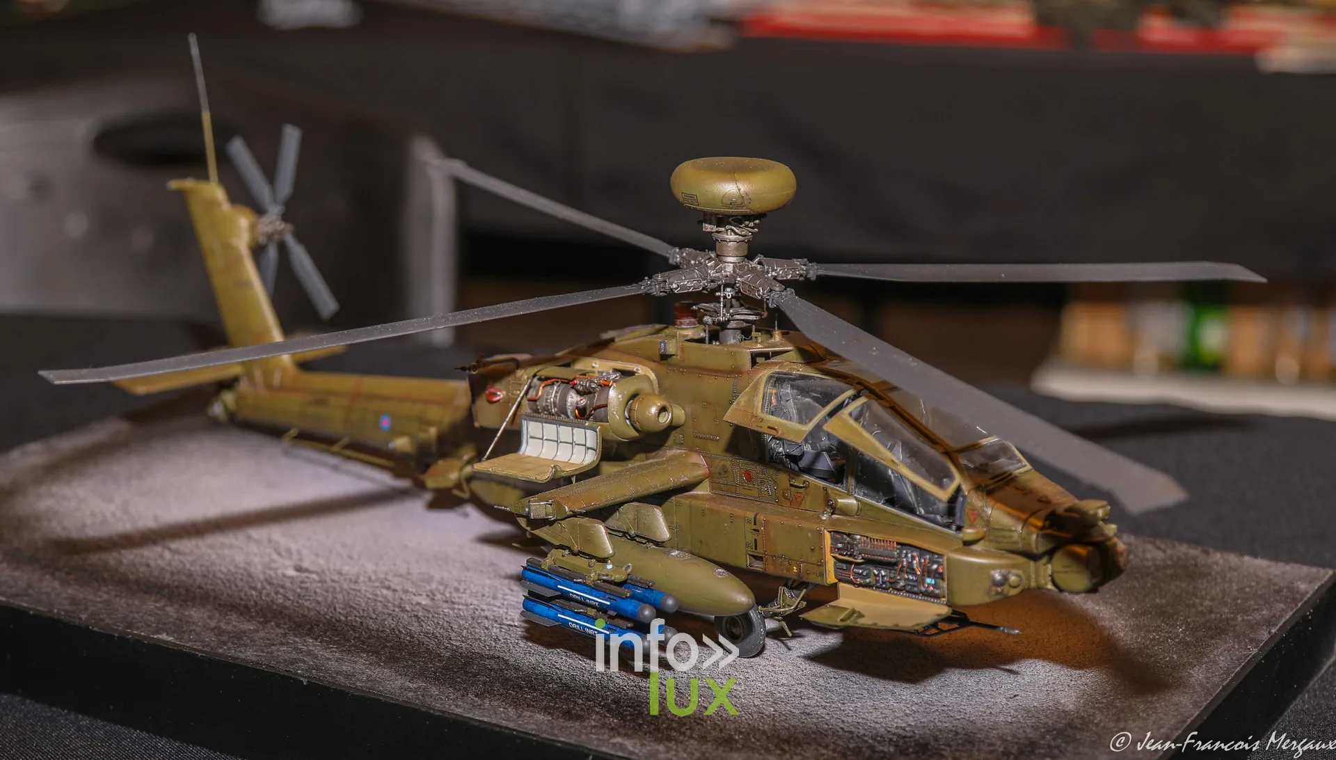 Maquette d'un helicoptere d'attaque a l'expo modelisme de Neufchateau
