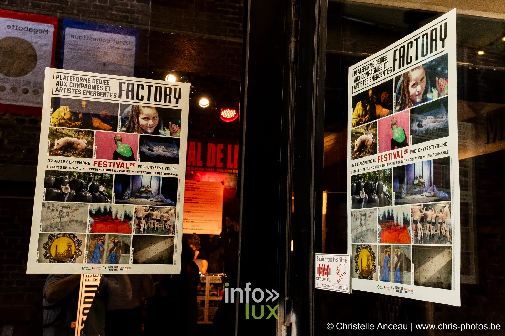 Les affiches du Factory Festival et du Festival de Liège dans le hall