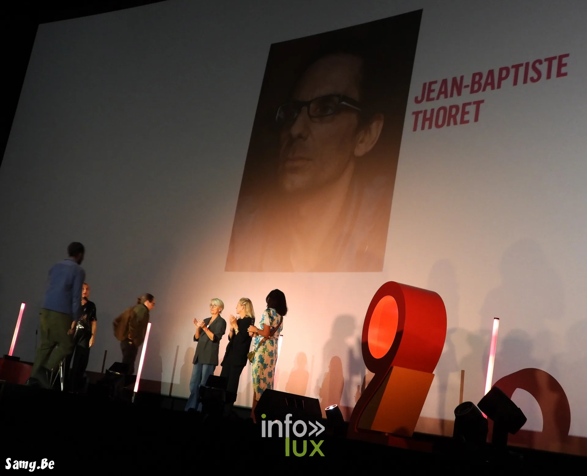 Le portrait de Jean-Baptiste Thoret projeté sur le grand écran