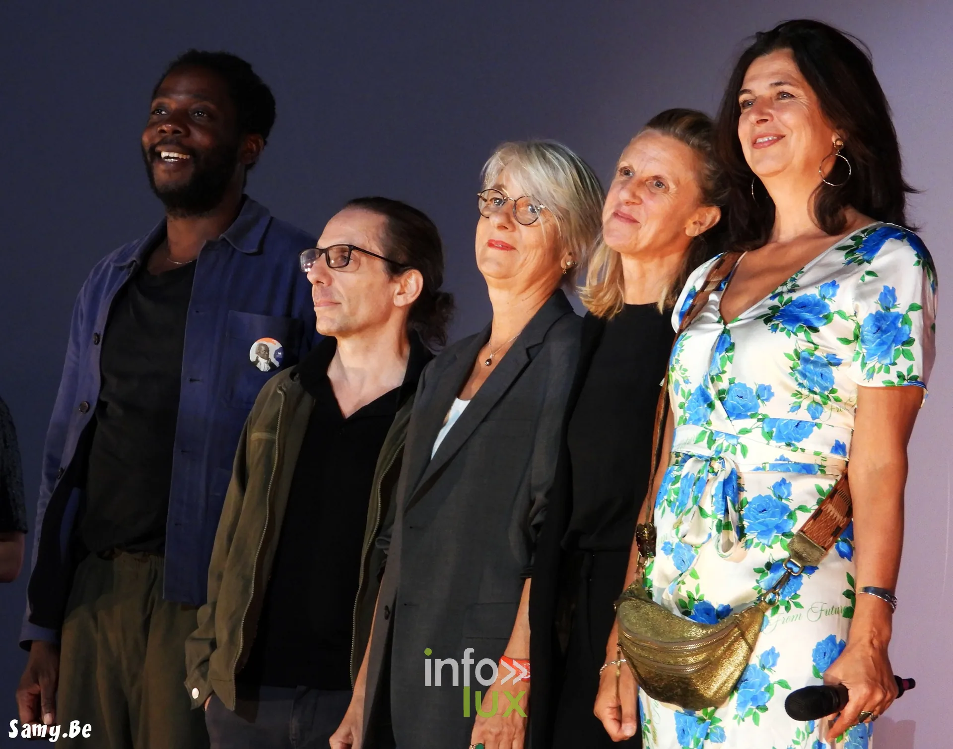Les cinq membres du jury Documentaires réunis sur scène