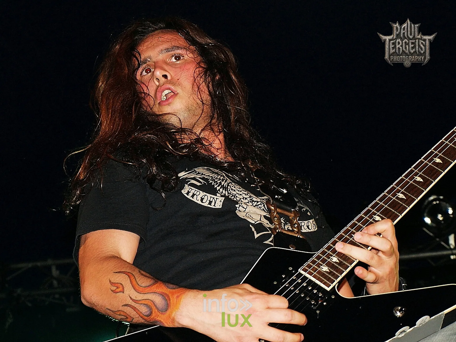 Gus G à la guitare avec Firewind au Graspop Metal Meeting 2008