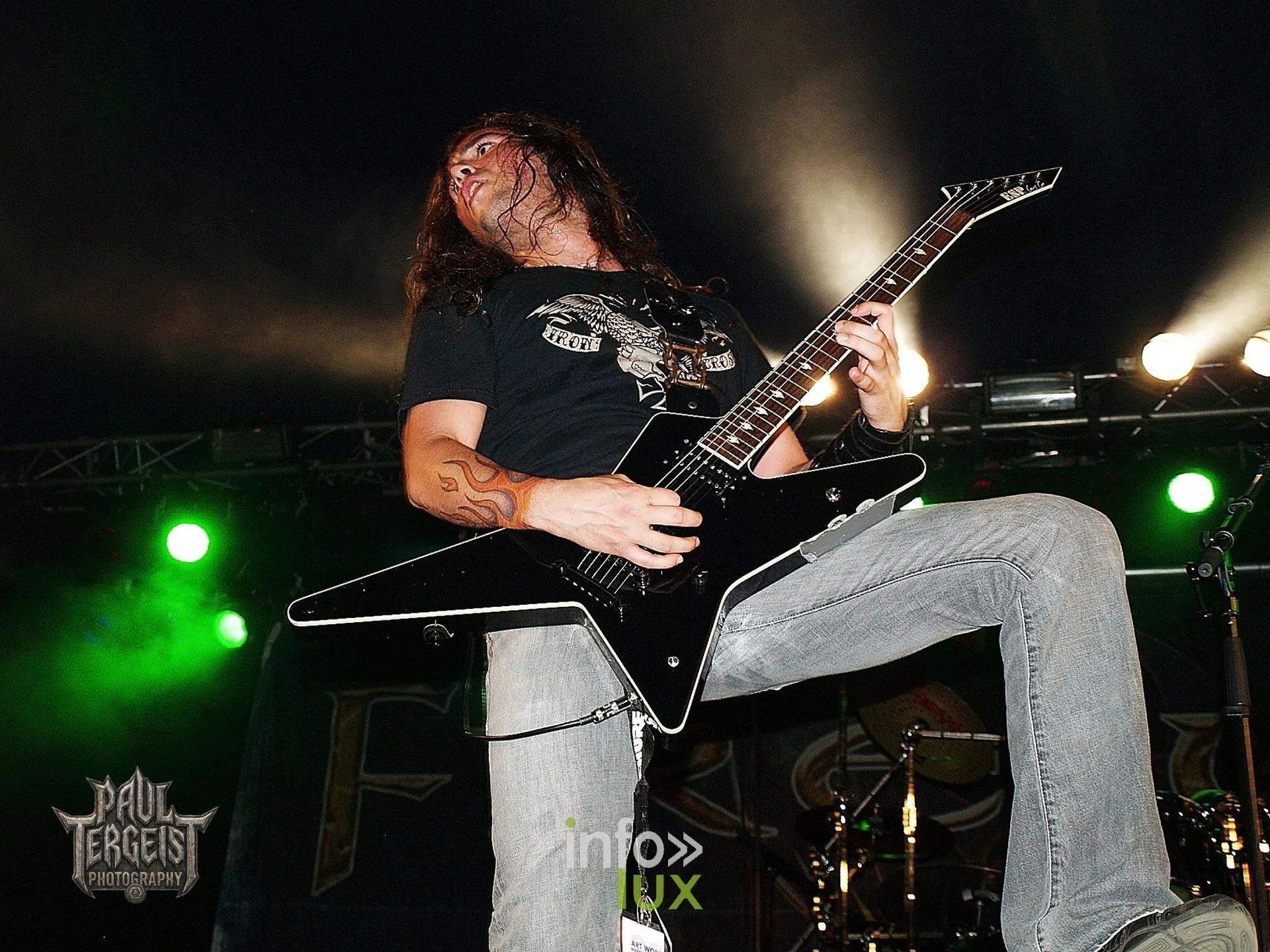 Gus G, pied sur le retour, avec Firewind au Graspop 2008