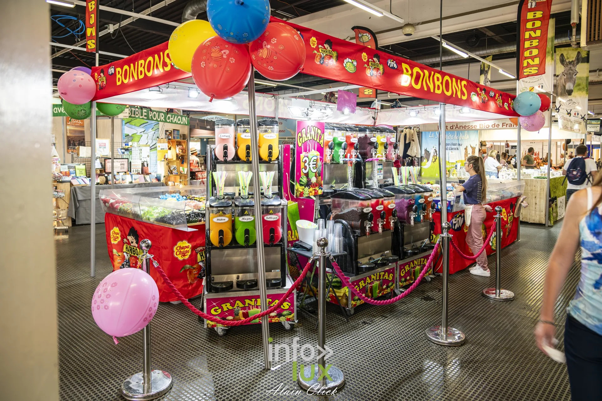 Stand de confiserie décoré de ballons, Foire internationale de Metz 2026