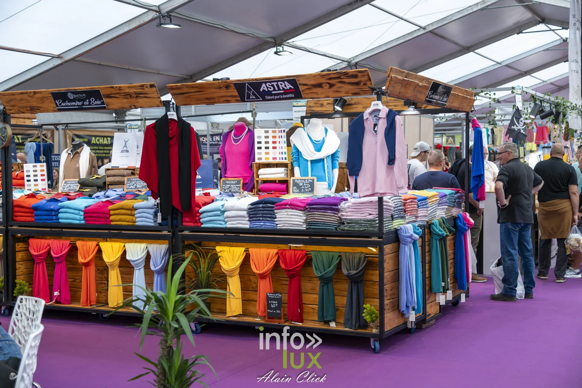 Allée et stands sous chapiteau, Foire internationale de Metz 2026