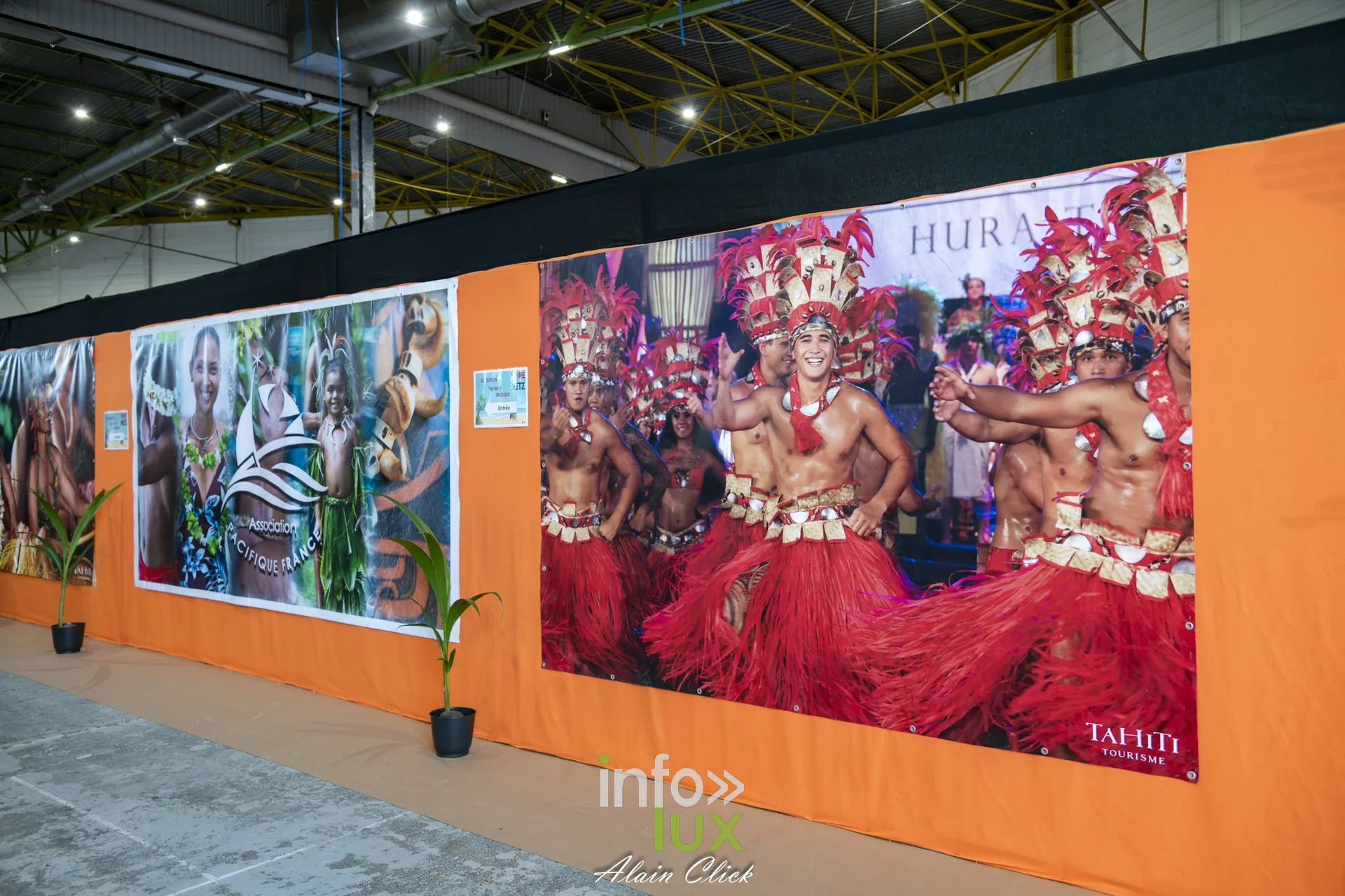 Fresques de danseurs de Tahiti dans le village du Pacifique, Foire internationale de Metz 2026
