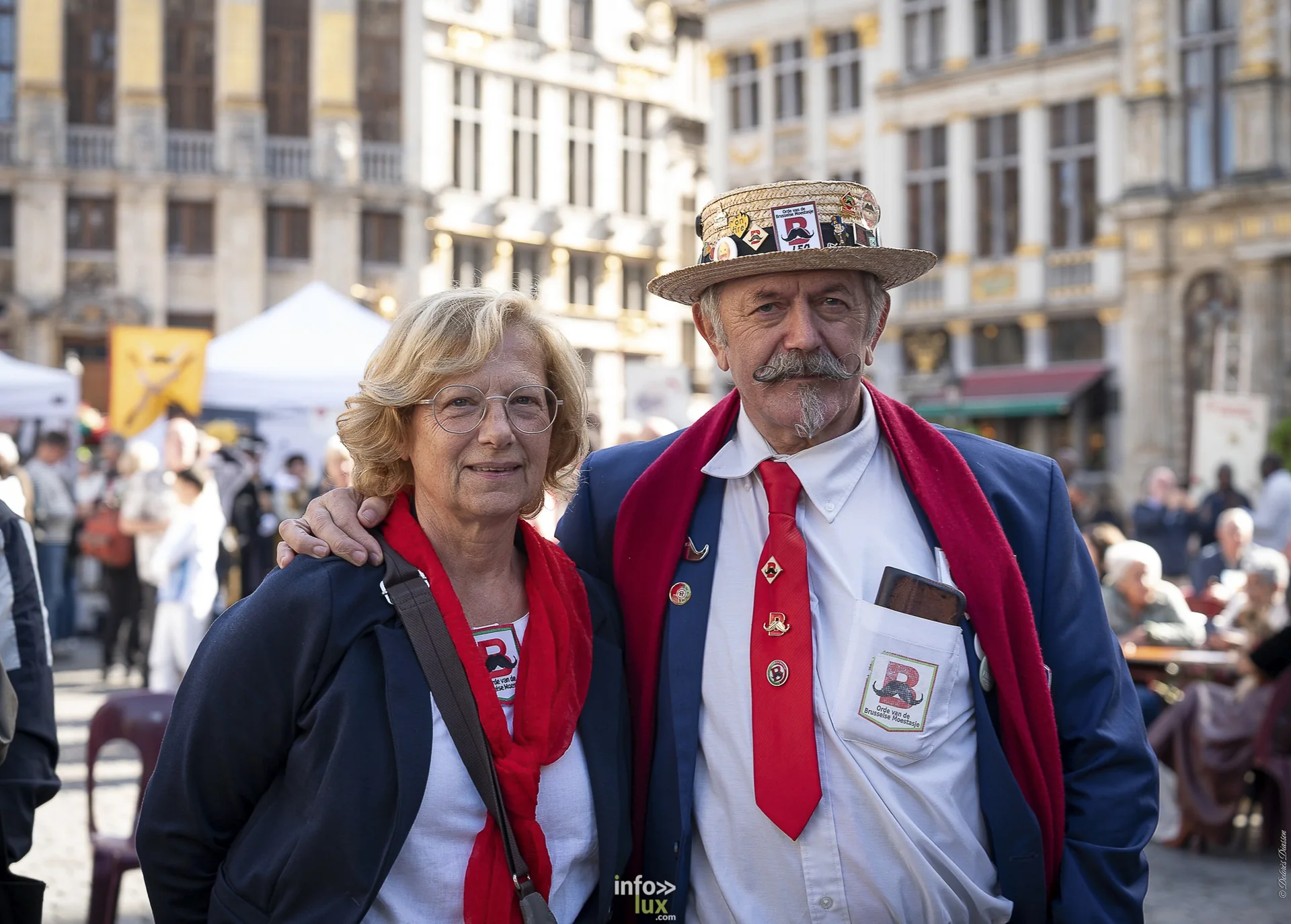 Folklorissimo 2026 sur la Grand-Place de Bruxelles : groupes folkloriques, géants, fanfares et danseurs en costume