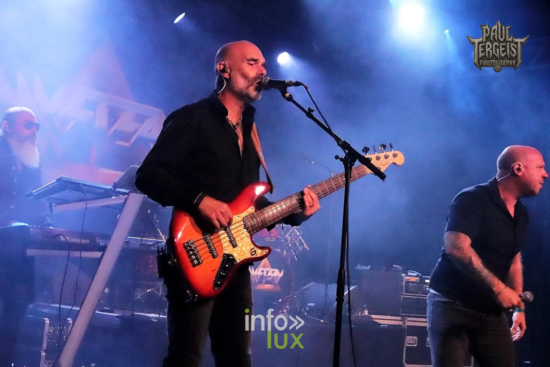 Mystery au Golden Age Rock Festival 2026, Centre culturel de Chênée (Liège), samedi 19 septembre : le bassiste et le chanteur