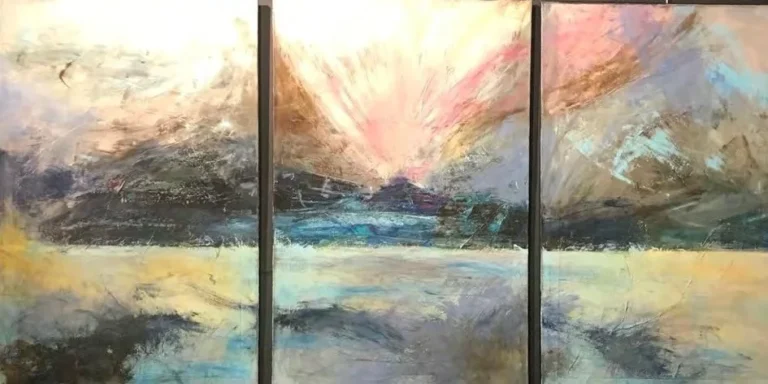 Triptyque abstrait d’Ingrid Devleminck : soleil rose au-dessus d’un horizon sombre, exposition La vie en rose à la Kalerie de Marche-en-Famenne