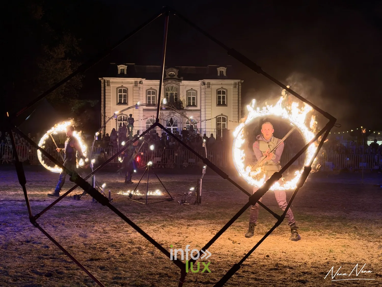 Journées du Cheval 2026 à Braine-l’Alleud, parc du Cheneau : nocturne « Hypnotica » du samedi soir, deux anneaux de feu dans le cube de métal