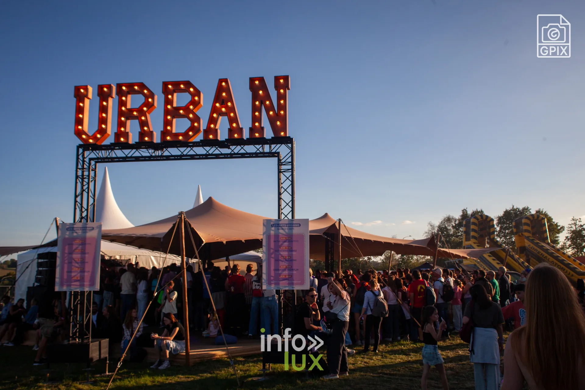 L'entrée du quartier Urban du festival Les Solidarités