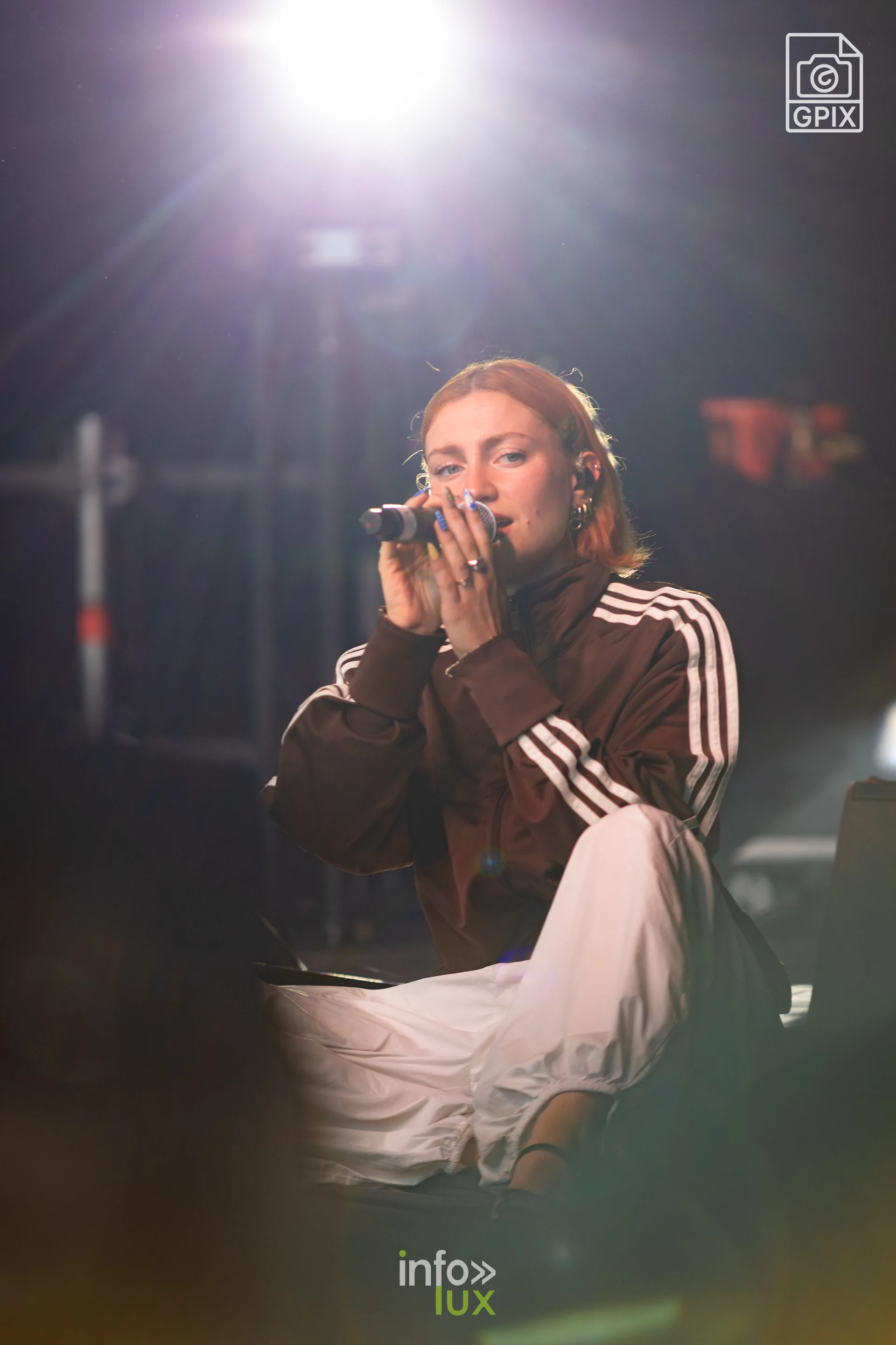 Portrait de Mado en concert à l'Escale