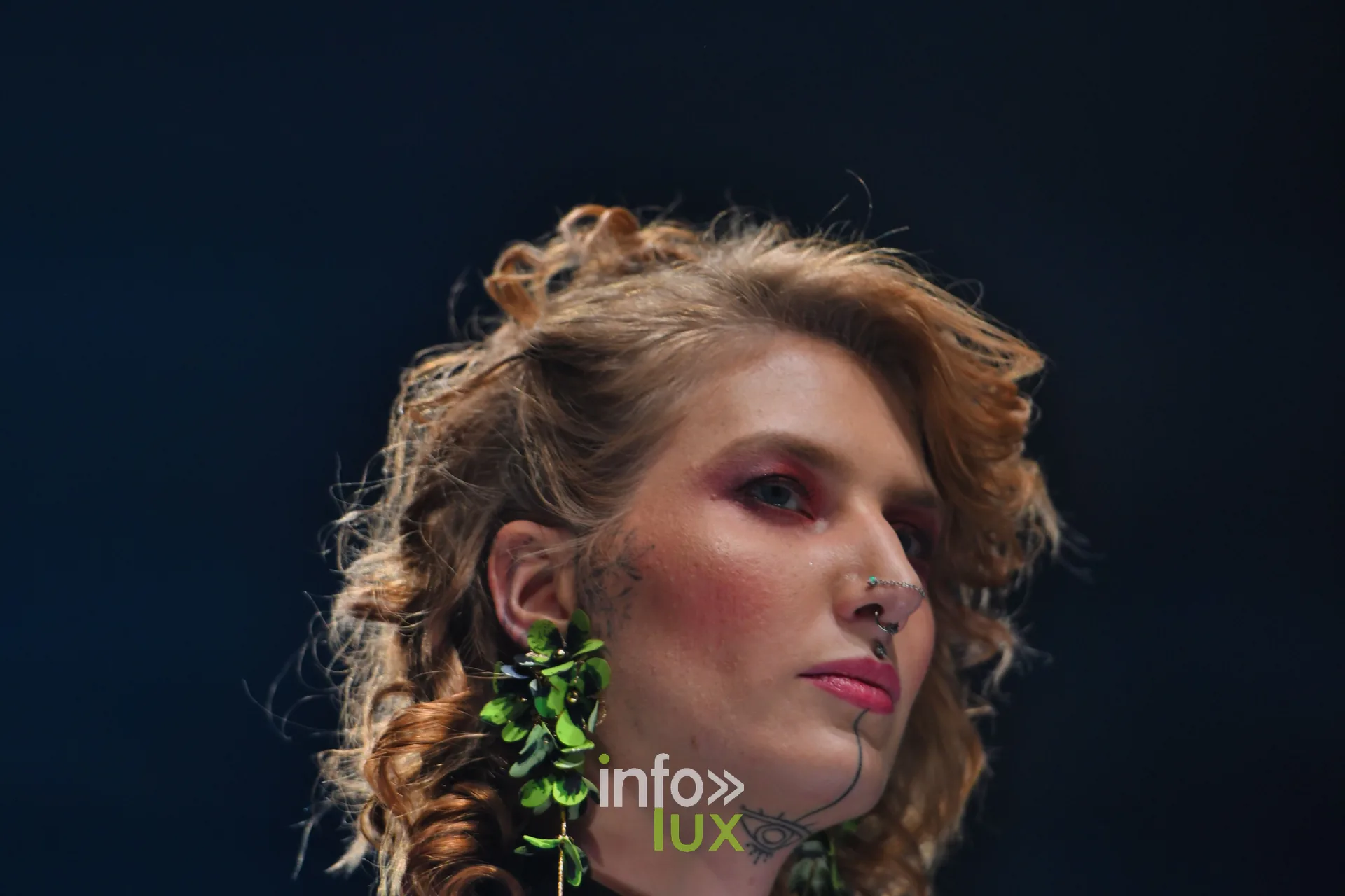 Boucles d’oreilles en feuillage vert, en gros plan, collection « Bridal Everyday » de Marie Schweisthal, Lux Fashion Week 2026, Arlon