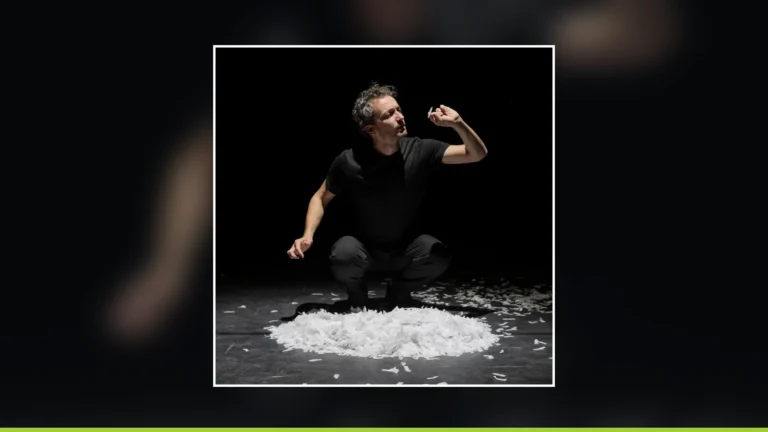 Arlon > Théâtre > Les paillettes de leur vie ou la paix déménage