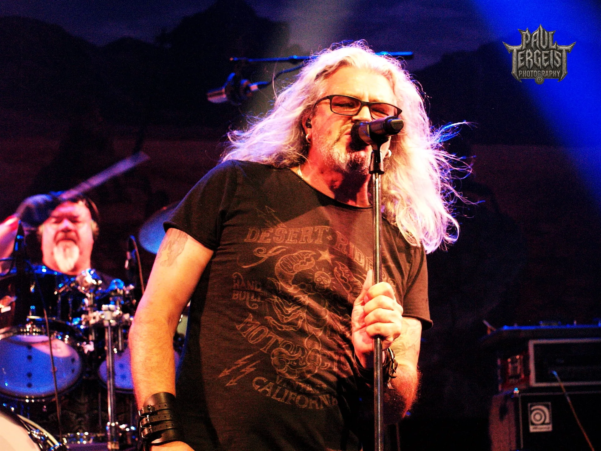 Chanteur d Ostrogoth sur scene au Golden Age Rock Festival 2022 a Liege