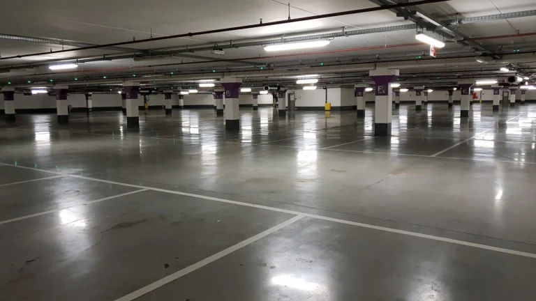 Places de parking libres en temps réel : Arlon, Luxembourg, Liège