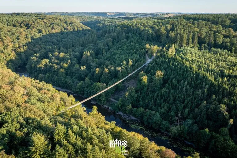 La passerelle himalayenne de Sainte-Cécile à Florenville