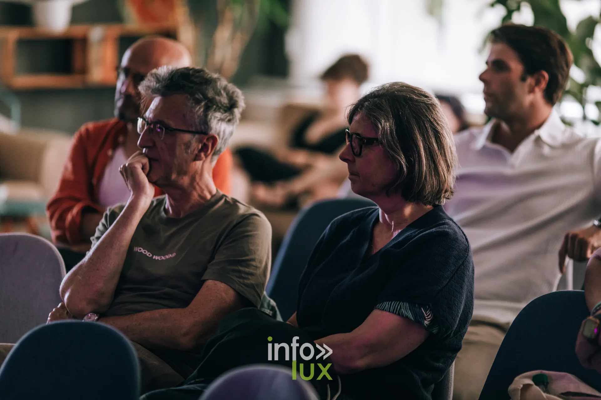 Groupe de spectateurs suivant une session du festival PodBXL 2026