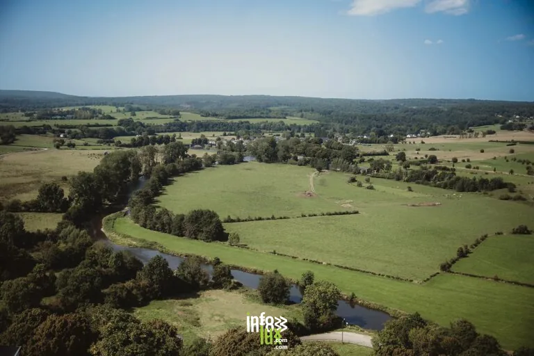 Le point de vue de Florenville : la Semois depuis la cuesta, derrière l’église, et le belvédère de la tour à 50 mètres