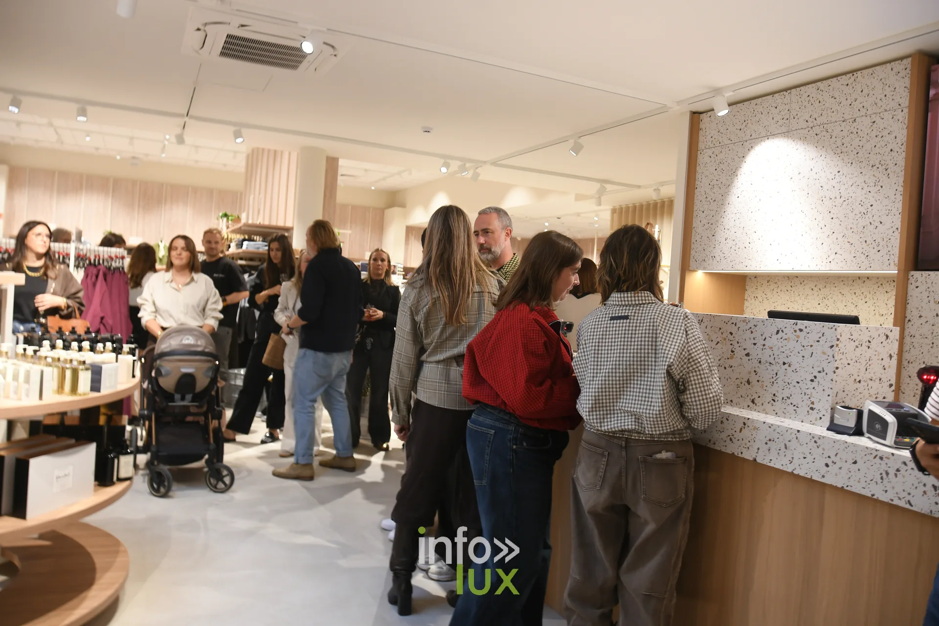 Le public réuni dans le magasin PointCarré de Recogne pour l’inauguration