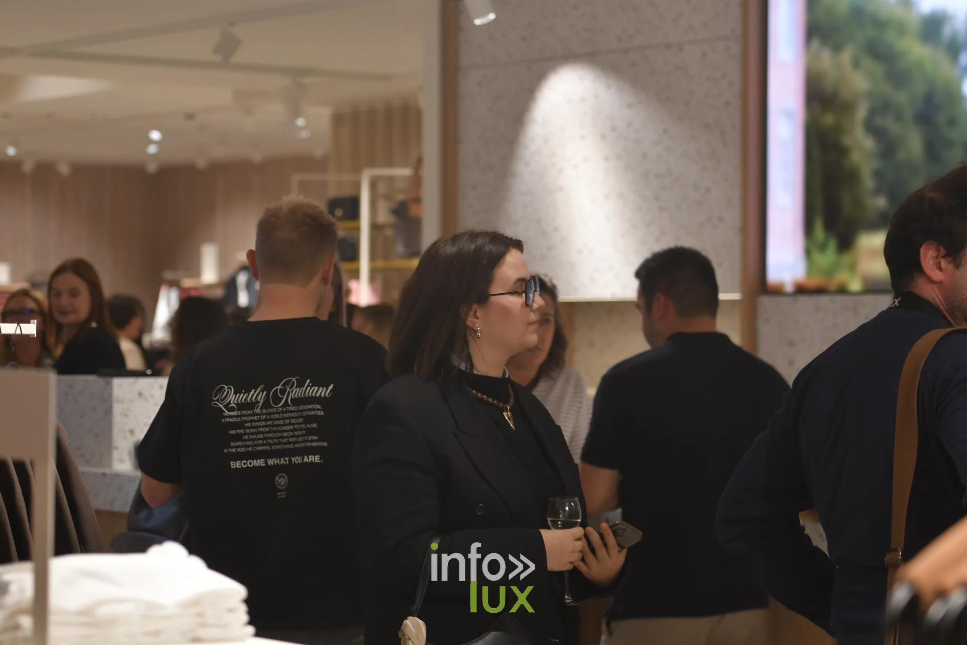 Invités dans le magasin PointCarré de Recogne le soir de l’inauguration