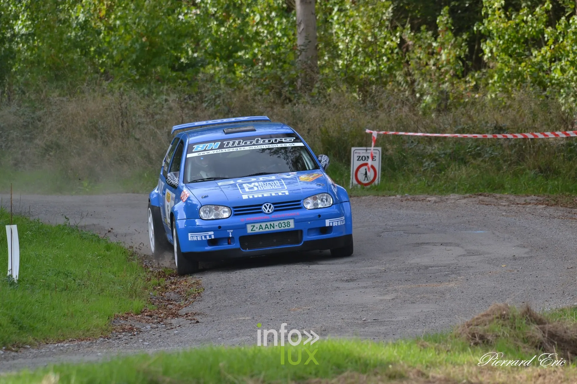 Volkswagen Golf IV Kit Car (Burlet – Dumont) en pleine glisse sur une spéciale du Rally 4 Passion 2026, région de Huy