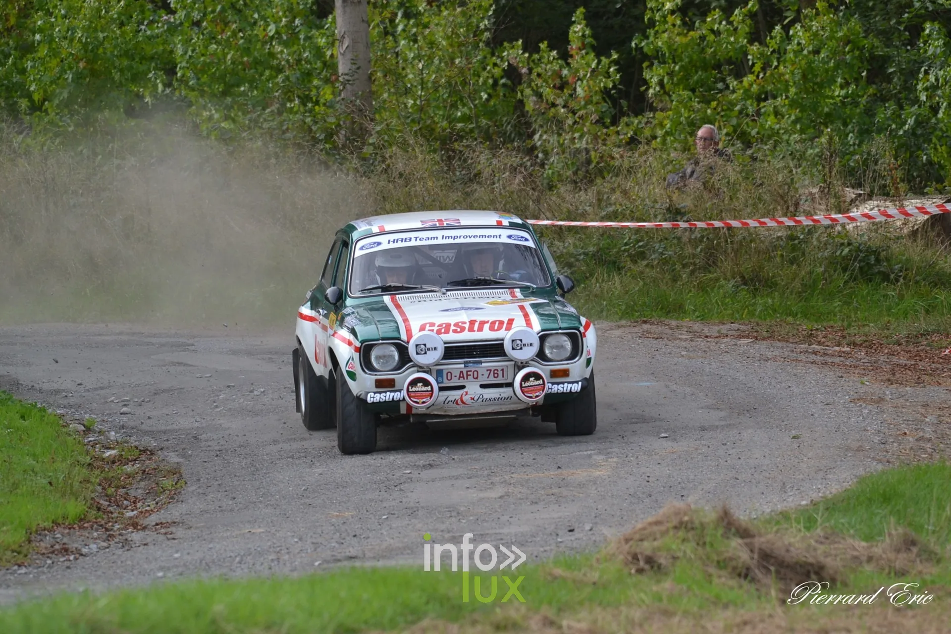 Ford Escort MK1 (Cartiaux – Menage) en pleine glisse sur une spéciale du Rally 4 Passion 2026, région de Huy