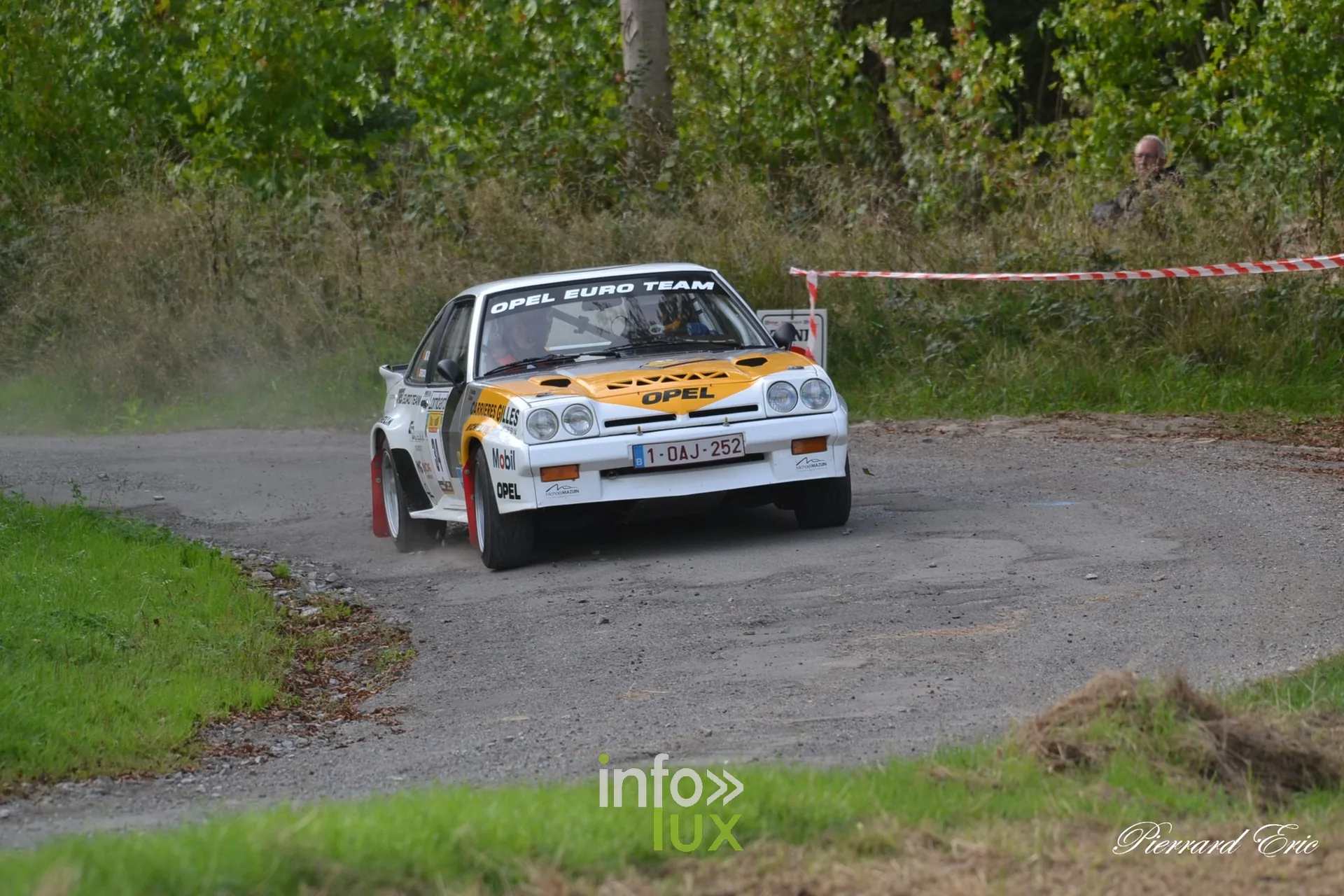 Opel Manta 400 (Deridder – Delfosse) en pleine glisse sur une spéciale du Rally 4 Passion 2026, région de Huy