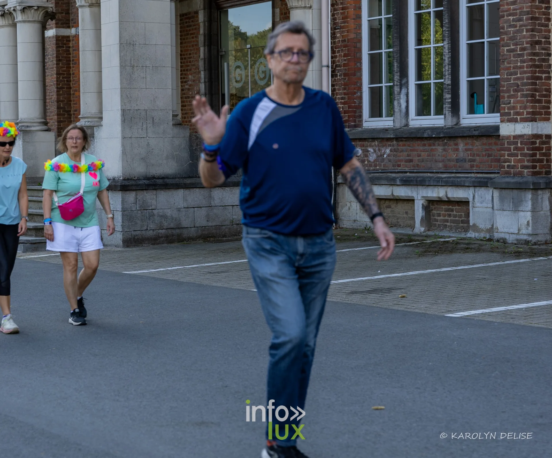 Participants lors des premiers tours sur le circuit, Relais pour la Vie de Nivelles 2026