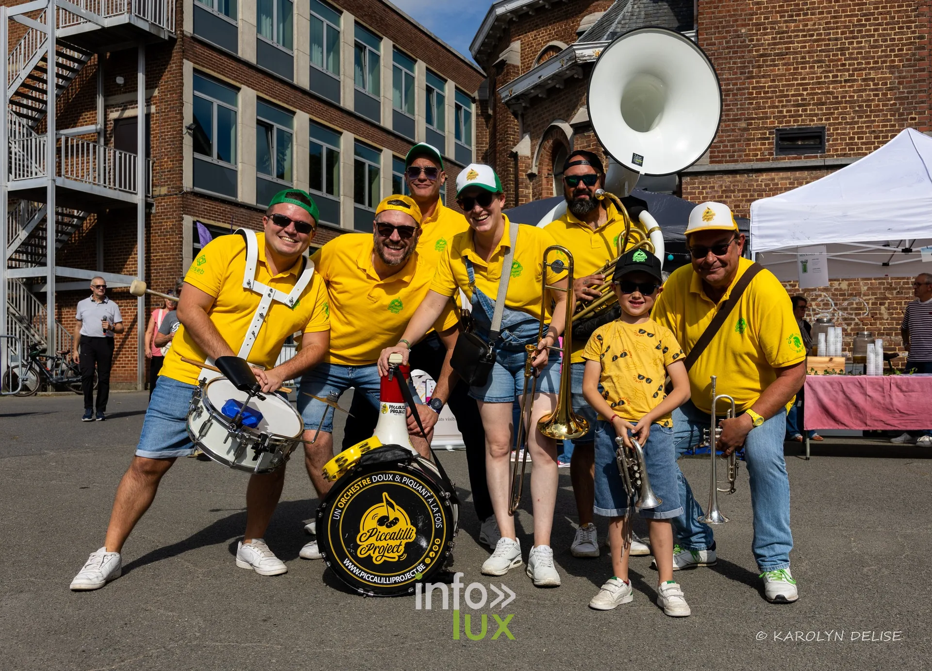 Fanfare Piccalilli Project en polo jaune, Relais pour la Vie de Nivelles 2026