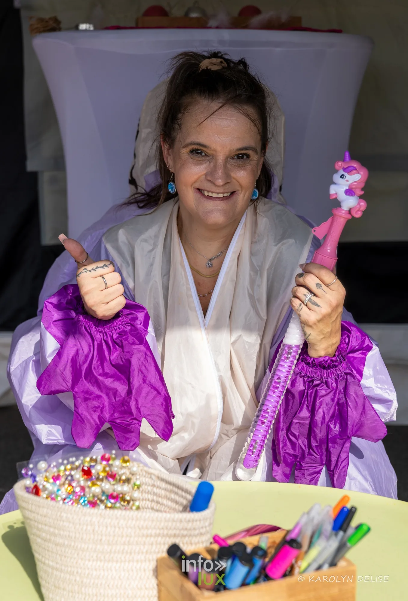 Animatrice costumée à un stand pour enfants, Relais pour la Vie de Nivelles 2026