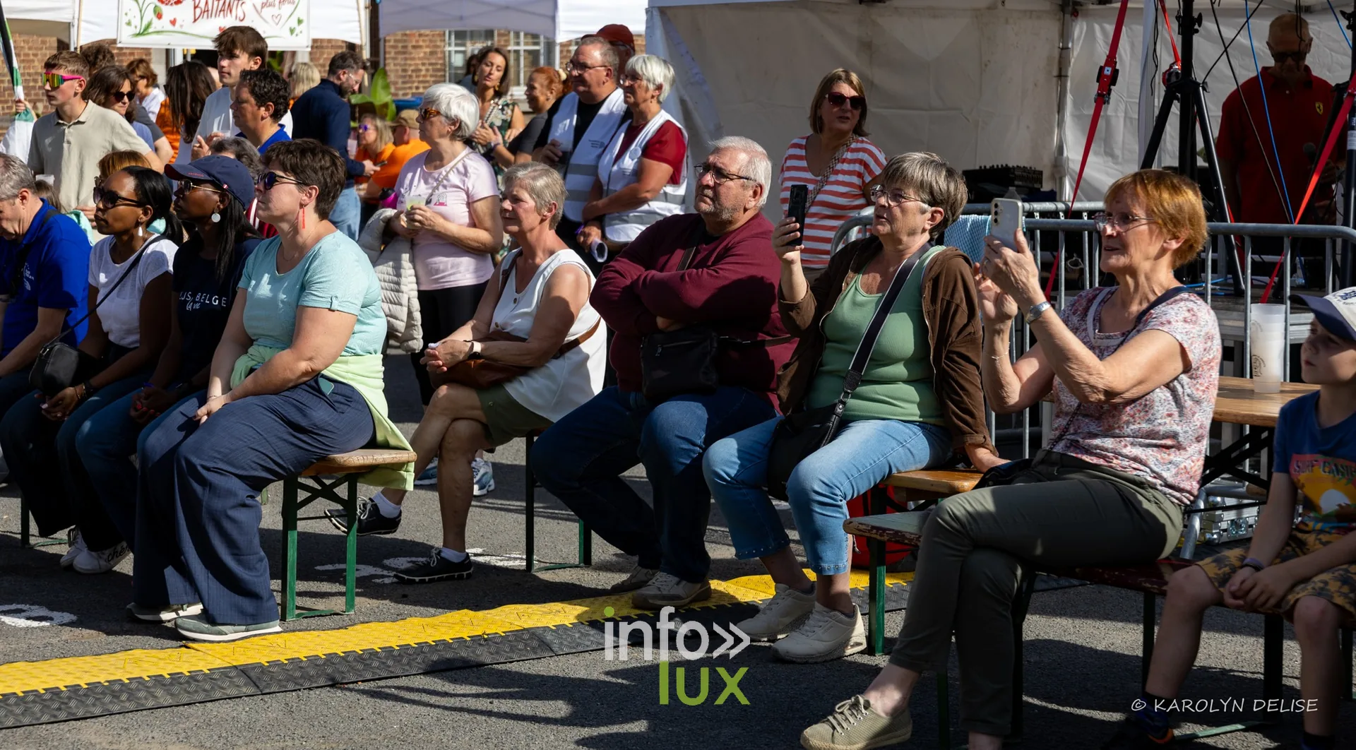 Public devant la scène, cérémonie de clôture, Relais pour la Vie de Nivelles 2026