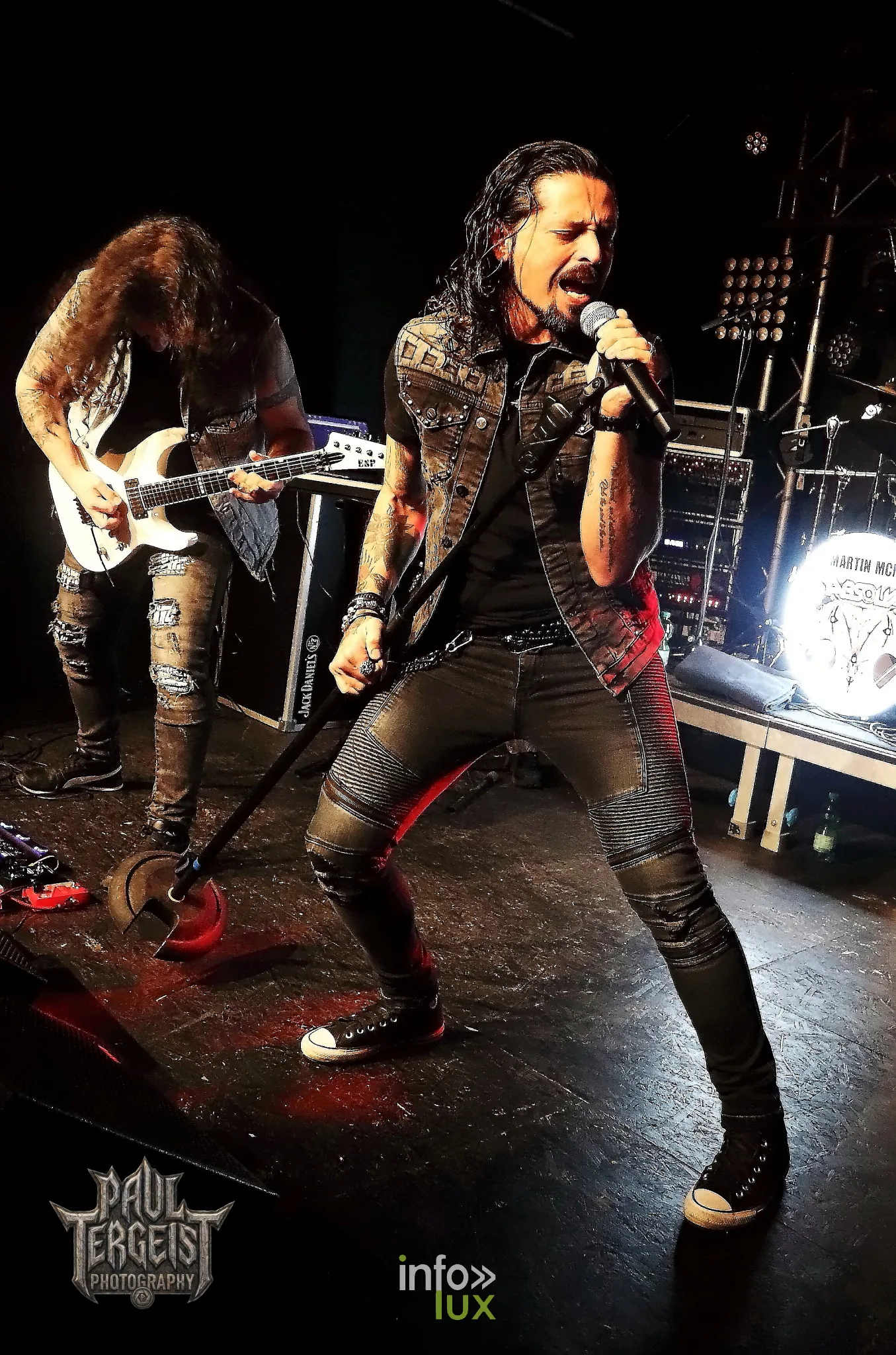 Ronnie Romero en concert solo au Rockfabrik en Allemagne en 2024