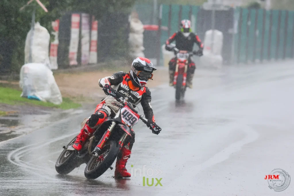 Supermotard de Battice 2026 : Romain Kaivers intouchable, une finale du championnat de Belgique entre soleil et boue (photos)
