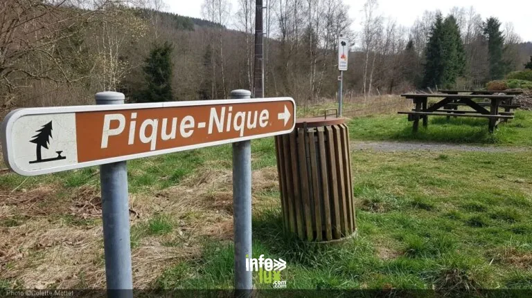Table de pique-nique de Dochamps à Manhay