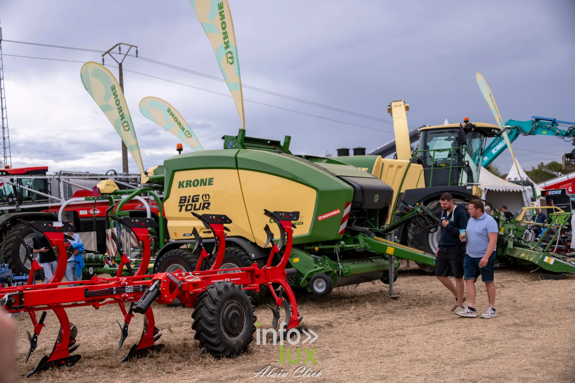 Semoir rouge et vert Krone expose aux Terres de Jim 2026