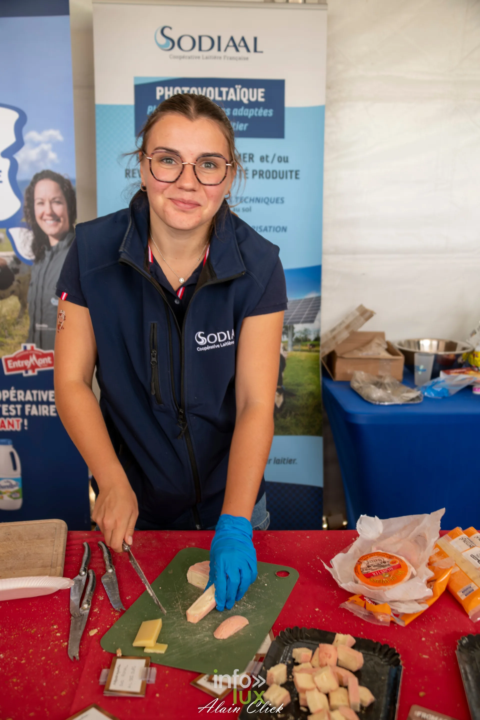 Demonstration culinaire au stand Sodiaal avec fromage