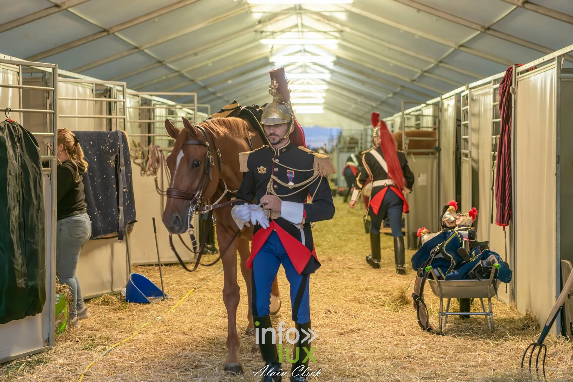 7e biennale équestre au château de Thillombois (Meuse) : la Garde républicaine, voltige, attelages et numéros de dressage