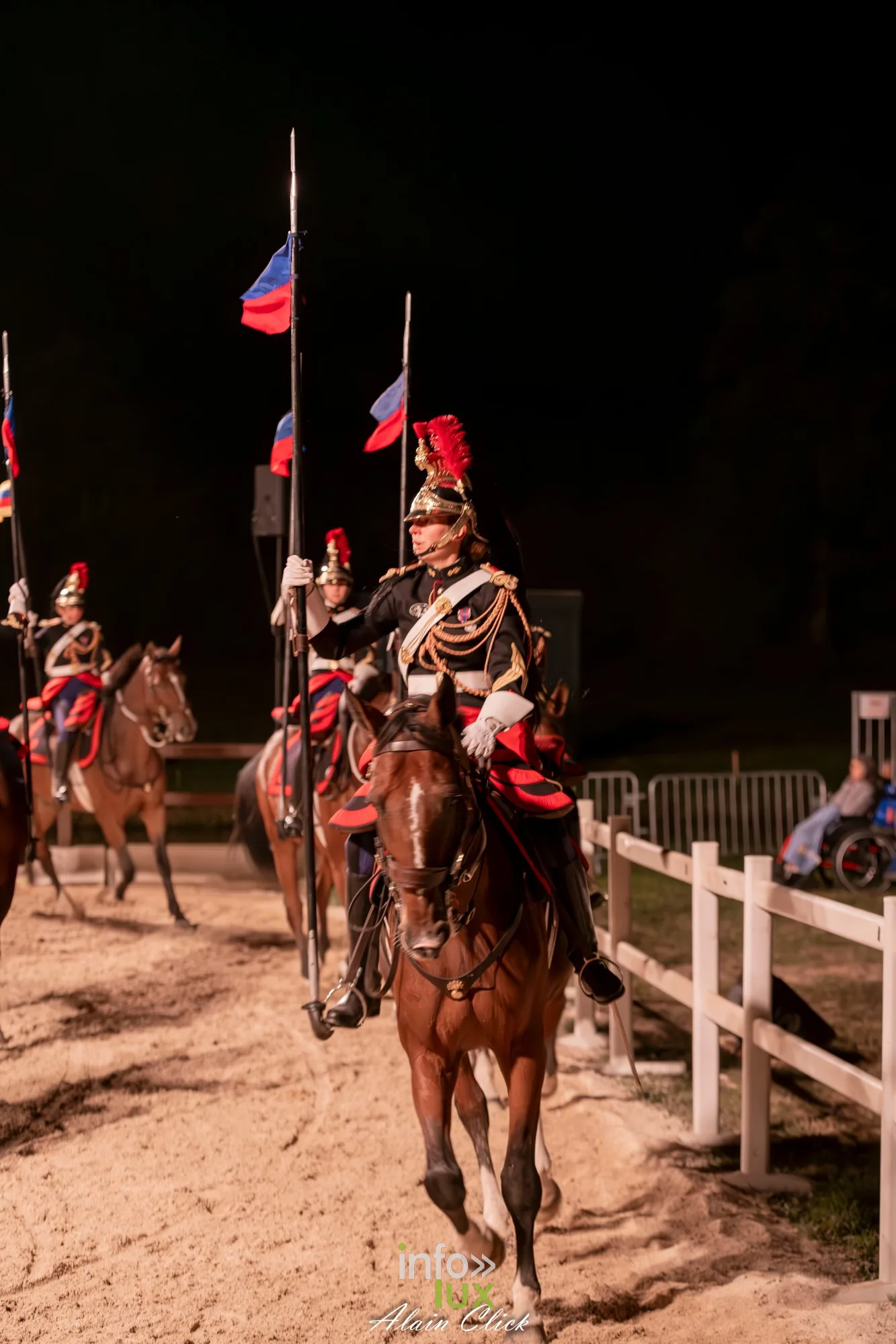 7e biennale équestre au château de Thillombois (Meuse) : la Garde républicaine, voltige, attelages et numéros de dressage